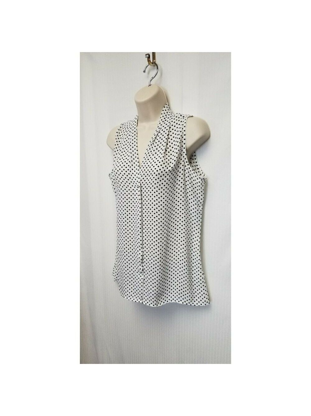 Violet & Claire Women’s White & Black Polka Dotted Sleeveless Top Size M - Picture 6 of 8